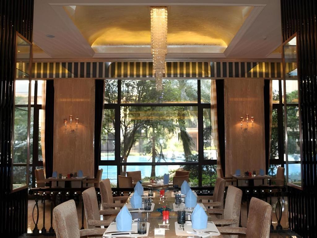 Chateau Starriver Guangzhou Peninsula Exteriör bild