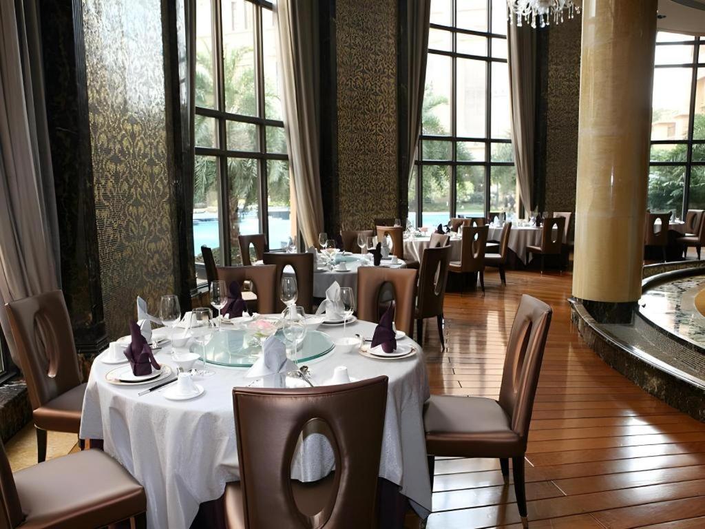 Chateau Starriver Guangzhou Peninsula Exteriör bild