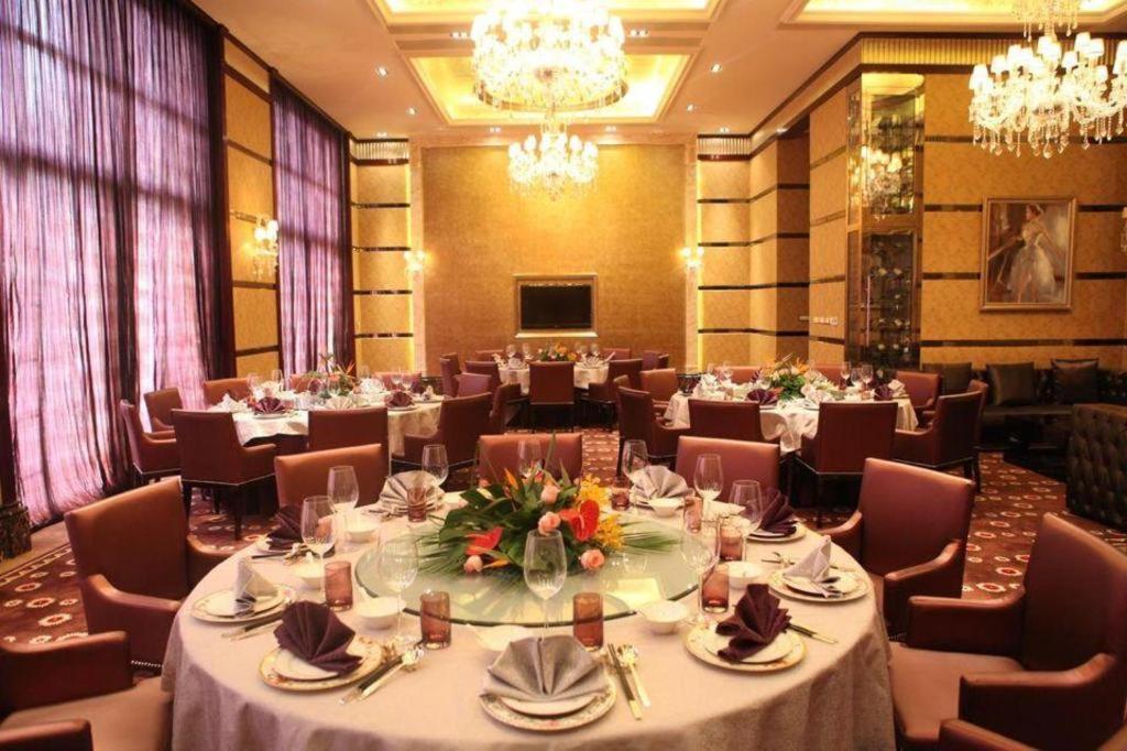 Chateau Starriver Guangzhou Peninsula Exteriör bild